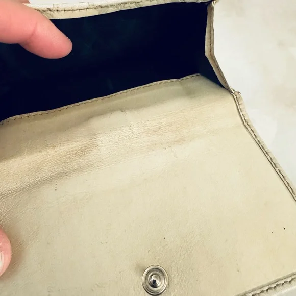 Gucci Guccissima Ivory Leather GG Logo BiFold Wallet, Gold Piston Closure